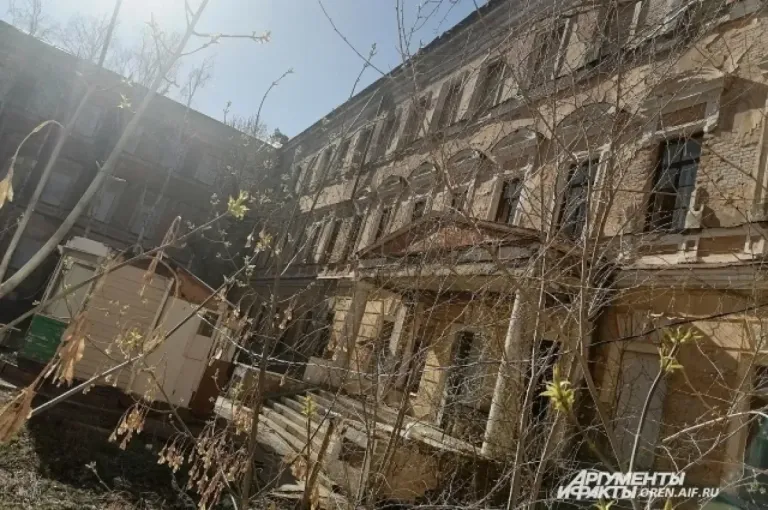 Гагаринскую «лётку» в Оренбурге расселили, но денег на ремонт нет